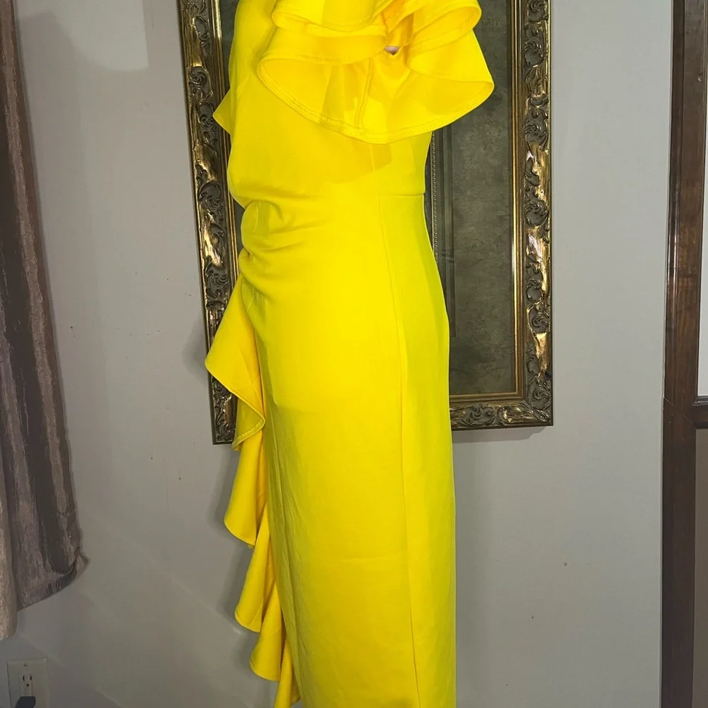 Elegant Yellow Ruffle Dress - Picture 11 of 16